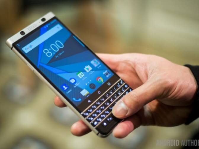 Blackberry представила смартфон с физической клавиатурой